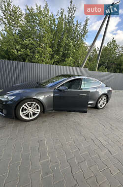 Ліфтбек Tesla Model S 2016 в Полтаві