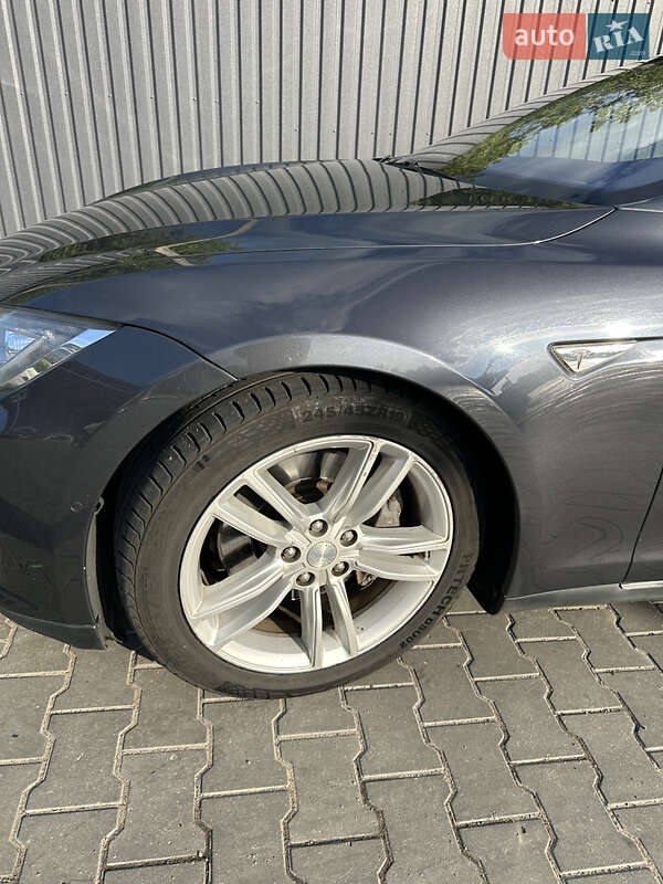 Лифтбек Tesla Model S 2016 в Полтаве фото 13 Лифтбек Tesla Model S 2016 в Полтаве