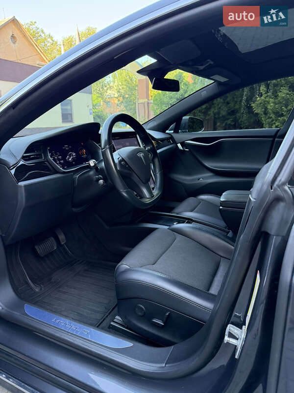 Лифтбек Tesla Model S 2018 в Днепре