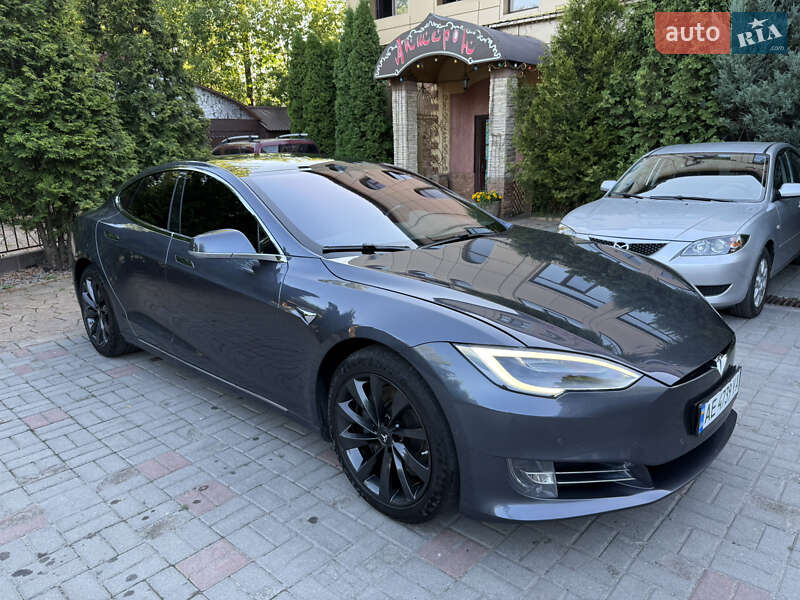 Лифтбек Tesla Model S 2018 в Днепре