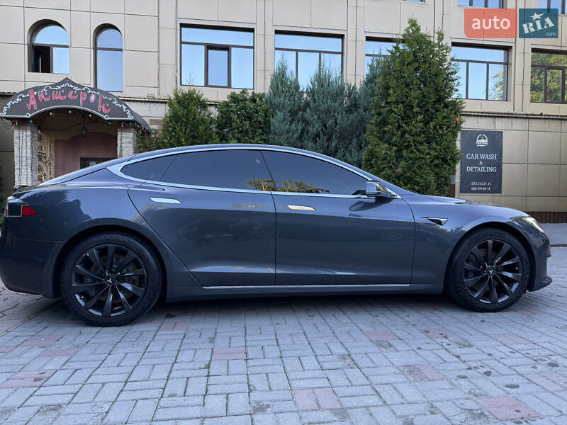 Лифтбек Tesla Model S 2018 в Днепре