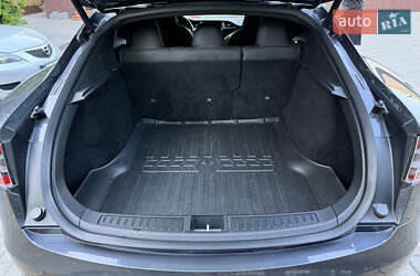 Ліфтбек Tesla Model S 2018 в 