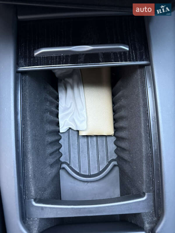 Лифтбек Tesla Model S 2018 в Днепре