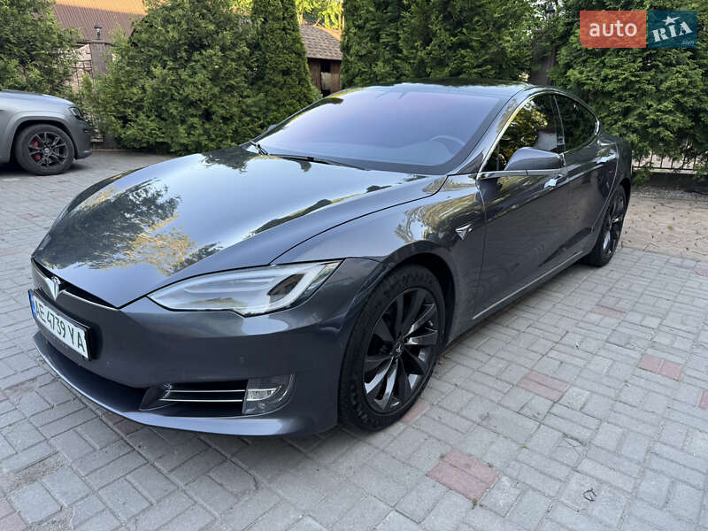 Лифтбек Tesla Model S 2018 в Днепре