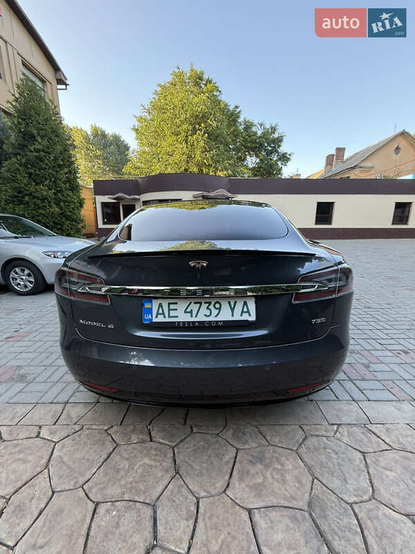 Лифтбек Tesla Model S 2018 в Днепре