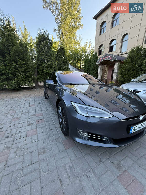 Лифтбек Tesla Model S 2018 в Днепре