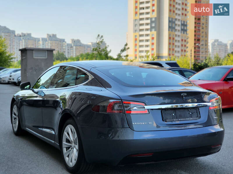 Лифтбек Tesla Model S 2018 в Киеве