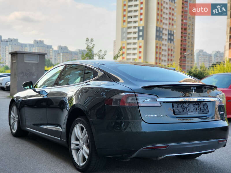 Лифтбек Tesla Model S 2014 в Киеве