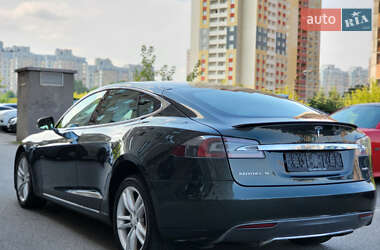Лифтбек Tesla Model S 2014 в 