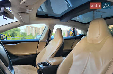 Лифтбек Tesla Model S 2014 в 