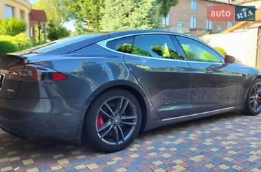Лифтбек Tesla Model S 2016 в 
