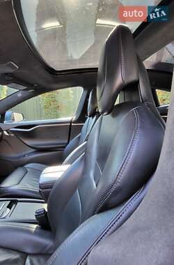 Лифтбек Tesla Model S 2016 в 