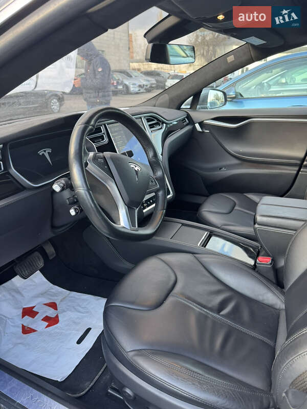 Лифтбек Tesla Model S 2015 в Житомире