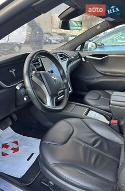 Лифтбек Tesla Model S 2015 в 