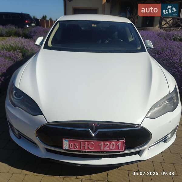 Лифтбек Tesla Model S 2014 в Новояворовске