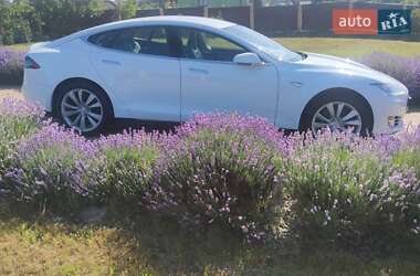 Лифтбек Tesla Model S 2014 в 