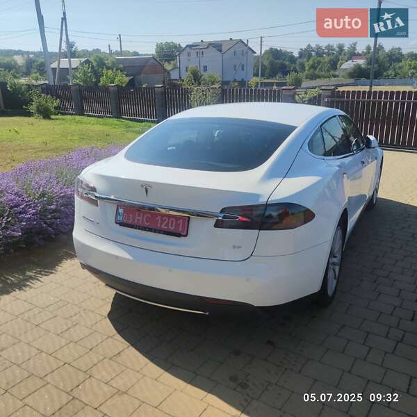 Лифтбек Tesla Model S 2014 в Новояворовске