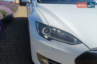 Лифтбек Tesla Model S 2014 в 