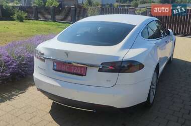 Лифтбек Tesla Model S 2014 в 