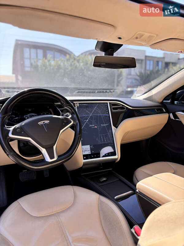 Лифтбек Tesla Model S 2014 в Ужгороде