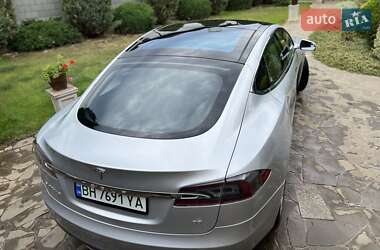 Лифтбек Tesla Model S 2015 в 