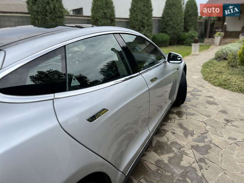 Лифтбек Tesla Model S 2015 в Одессе