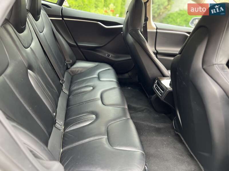 Лифтбек Tesla Model S 2015 в Одессе