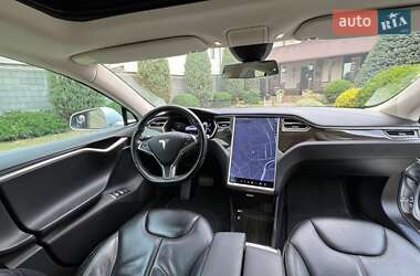 Лифтбек Tesla Model S 2015 в 