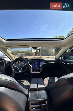 Лифтбек Tesla Model S 2013 в 