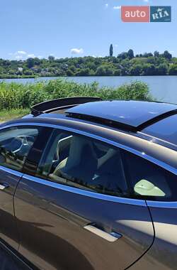 Лифтбек Tesla Model S 2016 в 