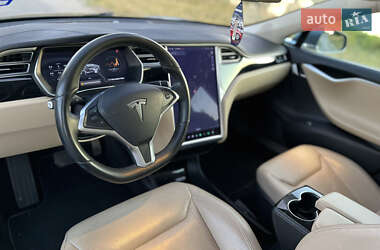 Лифтбек Tesla Model S 2015 в 