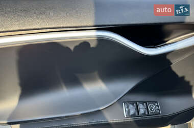 Ліфтбек Tesla Model S 2014 в 