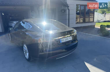 Лифтбек Tesla Model S 2015 в 