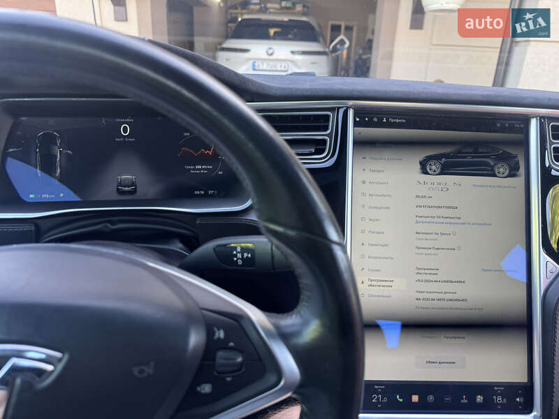 Ліфтбек Tesla Model S 2015 в Івано-Франківську