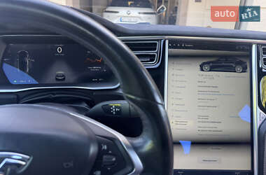 Лифтбек Tesla Model S 2015 в 