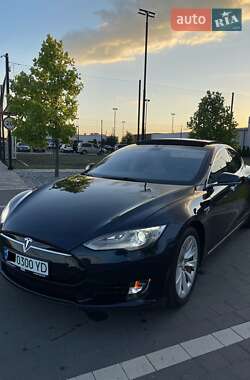 Лифтбек Tesla Model S 2013 в 