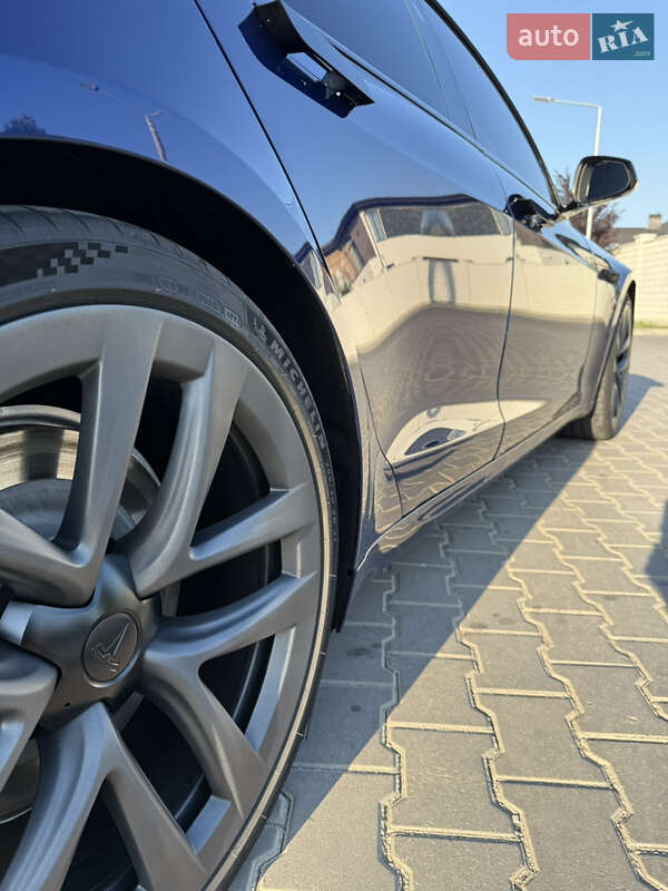 Ліфтбек Tesla Model S 2022 в Одесі