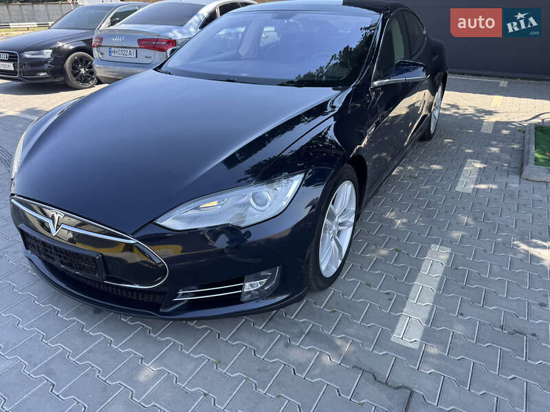 Ліфтбек Tesla Model S 2014 в Одесі