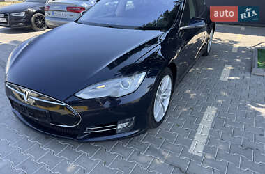 Лифтбек Tesla Model S 2014 в 