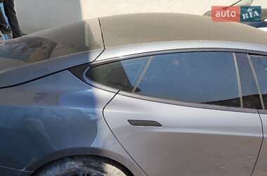 Ліфтбек Tesla Model S 2014 в 