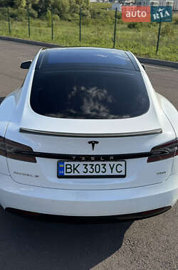 Ліфтбек Tesla Model S 2017 в 
