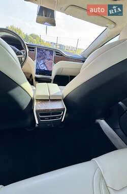 Ліфтбек Tesla Model S 2017 в Рівному