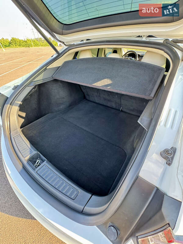 Ліфтбек Tesla Model S 2017 в Рівному