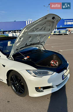 Ліфтбек Tesla Model S 2017 в Рівному