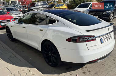 Лифтбек Tesla Model S 2015 в Киеве