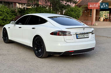 Ліфтбек Tesla Model S 2015 в 