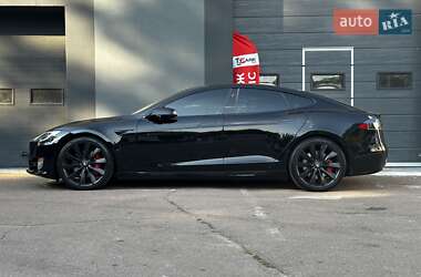 Ліфтбек Tesla Model S 2020 в 