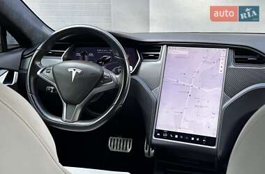 Ліфтбек Tesla Model S 2020 в 