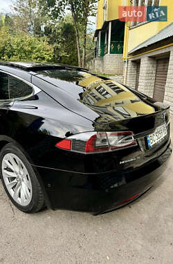 Лифтбек Tesla Model S 2016 в 