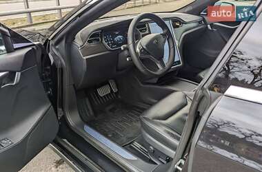 Лифтбек Tesla Model S 2015 в 